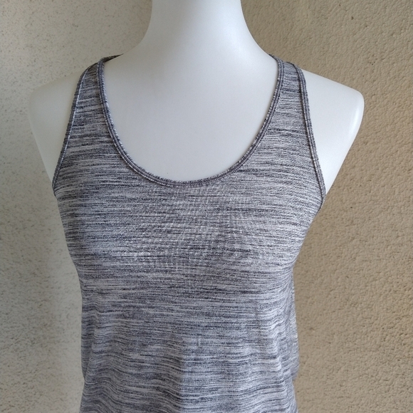 Lululemon Razorback Tank - Picture 2 of 7